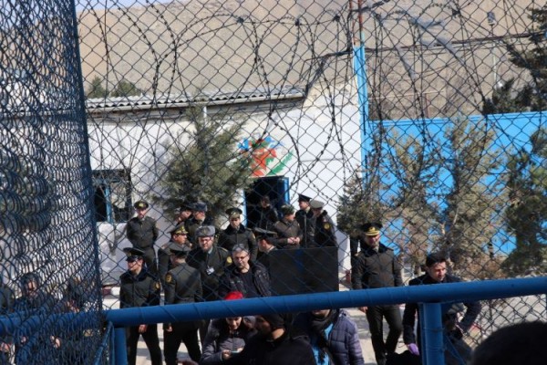 Azərbaycanda koronavirusa görə yenə yüzlərlə məhkum azadlığa buraxılacaq - RƏSMİ