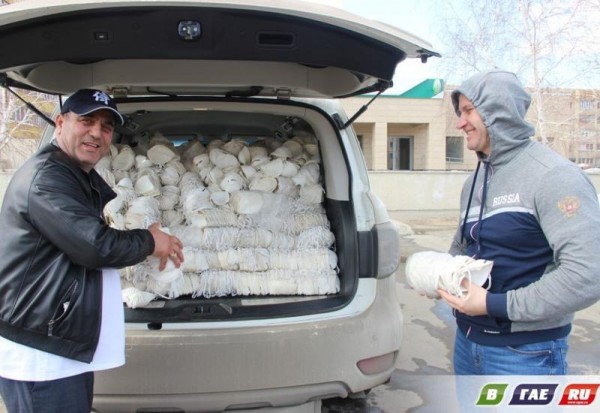 Azərbaycanlı 44 min maska ​​alıb yerli sakinlərə pulsuz payladı