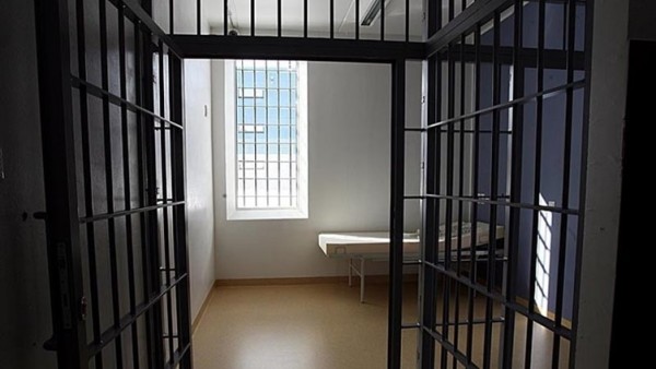 Hərarəti olan məhkumlar daxili karantinə götürülüb