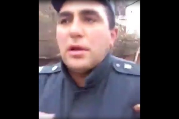 Sərxoş halda görüntüləri yayılan polis əməkdaşı işdən çıxarılıb