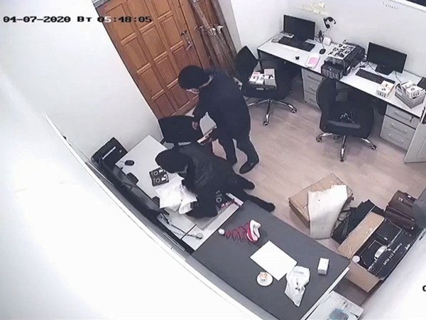 Bakıda oğurluq hadisəsi anbaan kameralarda