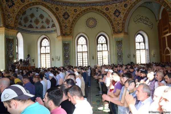 Ramazan ayında məscidlərdə bayram namazı qılınacaqmı? - AÇIQLAMA