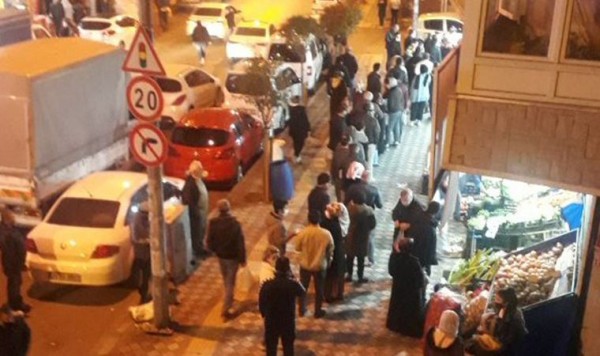 Türkiyədə çölə çıxmaq qadağası elan olunandan sonra xaos yaşanıb