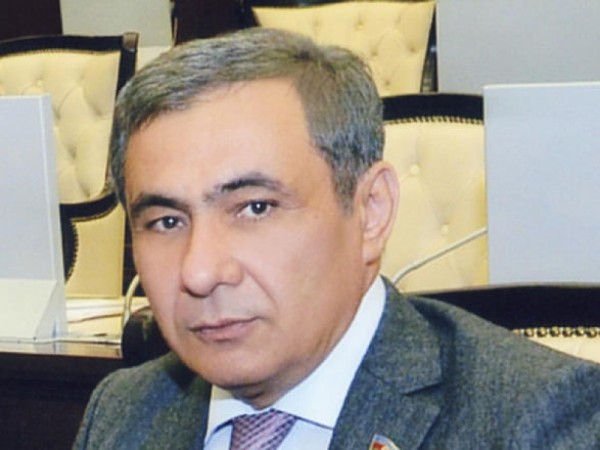 Deputatın oğlu işdən çıxarıldı