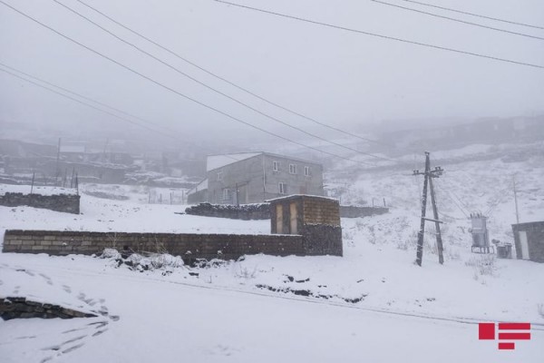 Qubaya apreldə də qar yağdı - FOTO