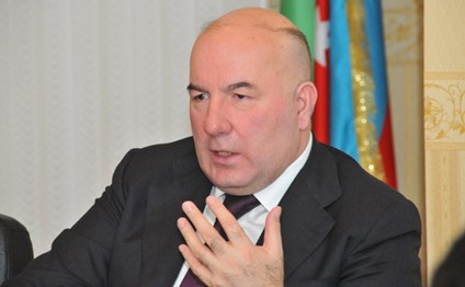 Elman Rüstəmovdan kreditlərlə bağlı mühüm açıqlama