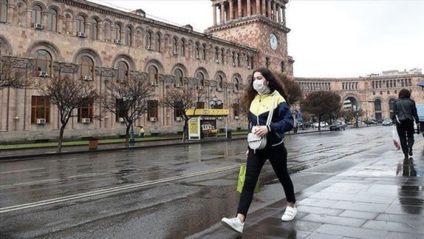 Ermənistanda fövqəladə vəziyyət uzadıldı