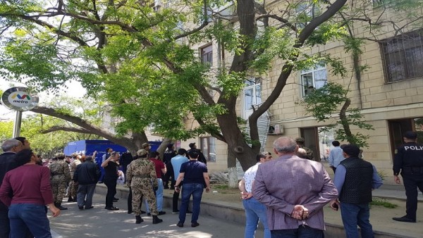 Uşaq Stomatoloji Mərkəzinin binasında balkon uçdu - FOTO