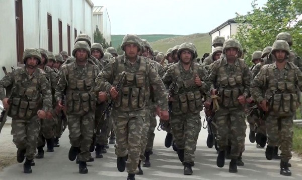Təlimlərə həyəcan siqnalı ilə qaldırılan Azərbaycan Ordusunun ilk görüntüləri