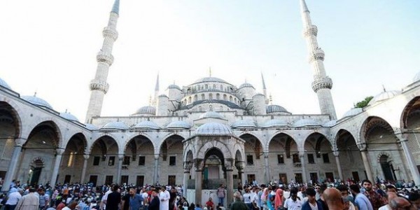 Ramazan bayramında Türkiyədə 4 günlük küçəyə çıxma qadağası olacaq