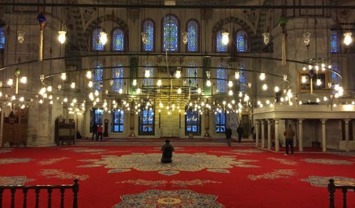 Türkiyədə bayram namazı ləğv edildi