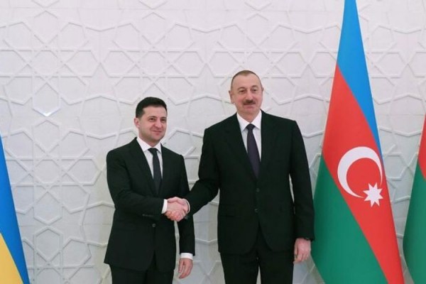 Zelenski İlham Əliyevə zəng edib