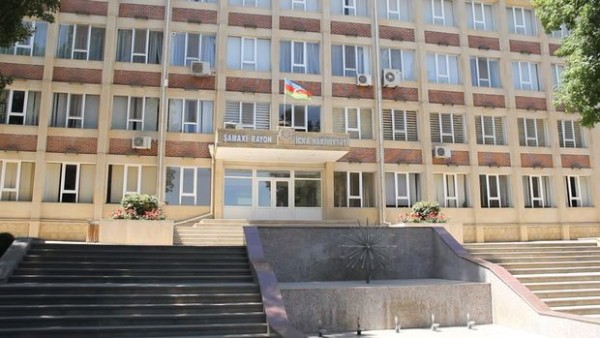 Azərbaycanda əməkdaşı koronavirusa yoluxan icra hakimiyyəti işini necə davam etdirəcək?