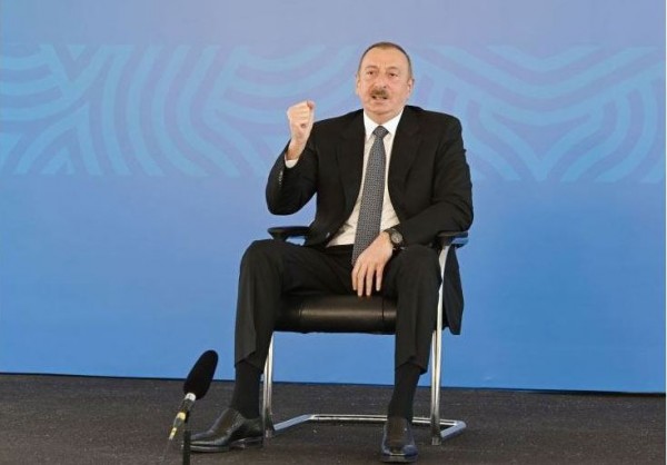 Ermənistan rəhbərliyi yüzlərlə lənətlə dolu çağırışlar eşidir