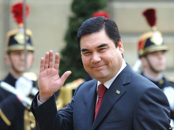 Berdıməhəmmədov hərbçilərə mürəbbə bişirtdirəcək
