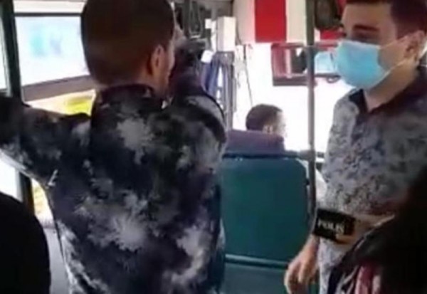 Polis mülki geyimdə avtobusları yoxladı, maska taxmayanları cərimələdi - FOTO