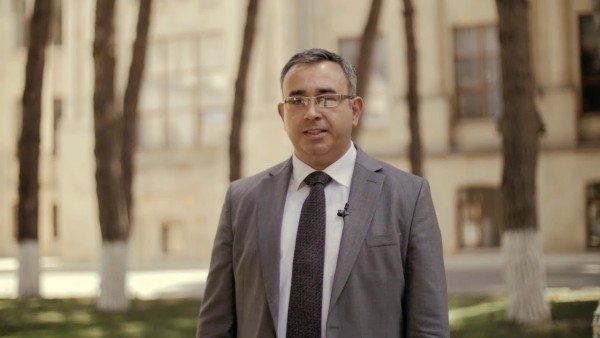 Səhiyyə Nazirliyi rəsmisindən həkimlərlə bağlı açıqlama