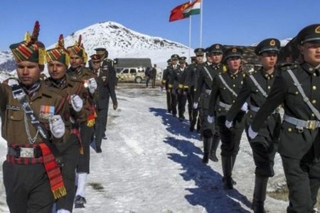 Hindistan ordusu döyüşə hazır vəziyyətə gətirildi