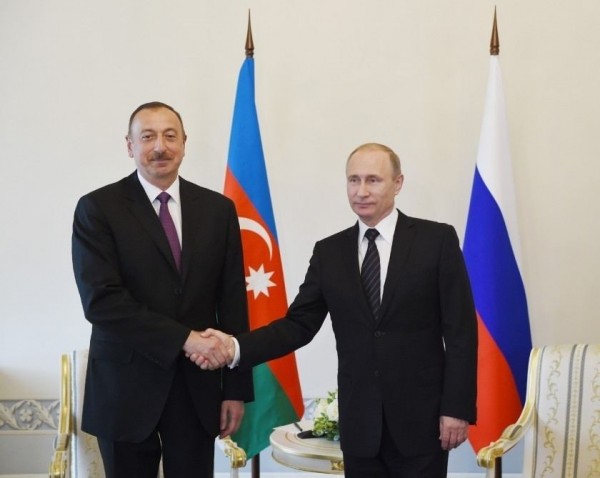 İlham Əliyev Putinə telefonla zəng edib