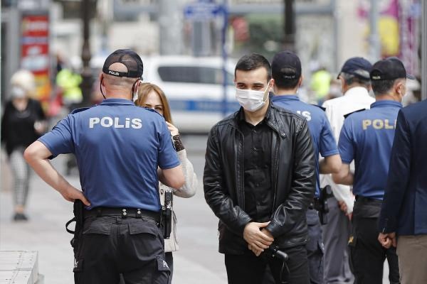 Türkiyədə maska taxmaq məcburi oldu