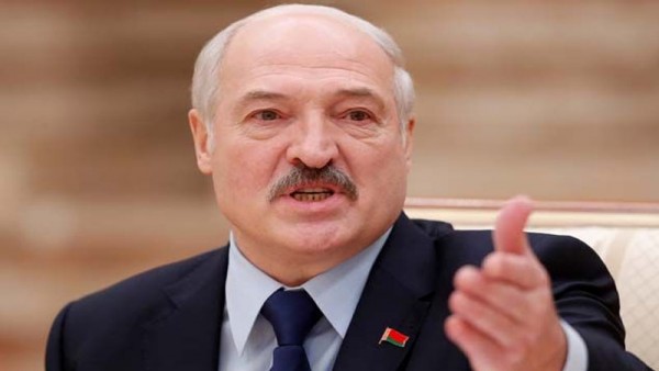 Belarus Prezidenti müxalifətdən xahiş etdi: "Mənə “bığlı tarakan” deməyin”