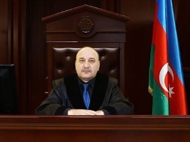 Azərbaycanda hakim koronavirusdan vəfat etdi