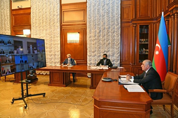 Baş Nazir icra başçıları və baş həkimlərlə görüşüb tapşırıqlar verdi