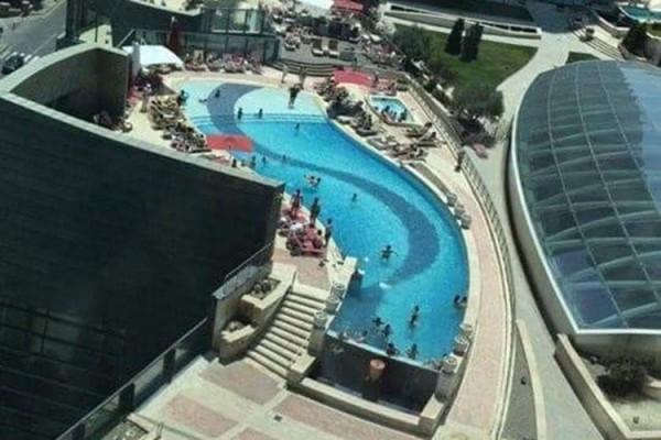 Bakıda "Fairmont Baku" otelində əməliyyat keçirilir