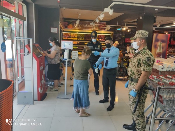 Bakıda marketlərdə polis postları yaradıldı - FOTO