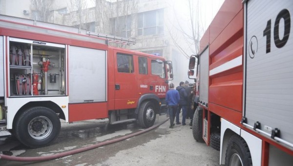Bakıda "Şuşa şəhərciyi"ndə 3 ev yanıb
