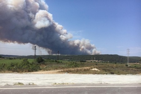 Türkiyədə böyük yanğın – Dardanel boğazı qapadıldı - FOTO