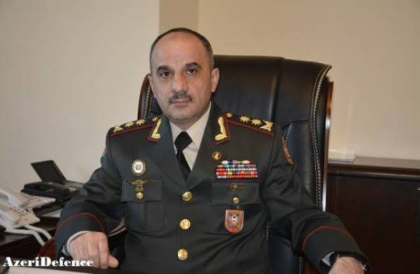 "Bu kişi geyimidir, get xalatını geyin" atmacasından prinsipə düşüb general oldu...