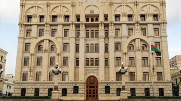 Vilayət Eyvazov generalı təqaüdə göndərdi