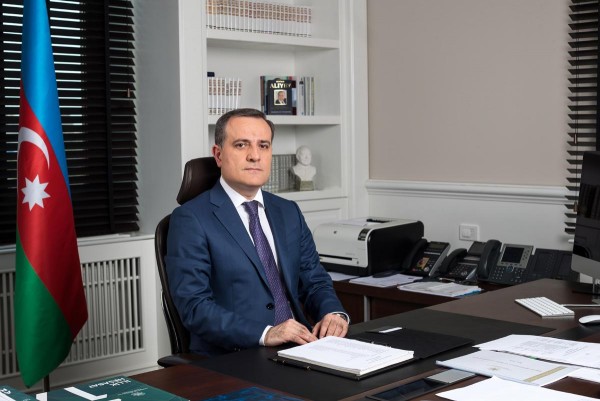 Yeni nazir XİN-in kollektivinə təqdim olundu