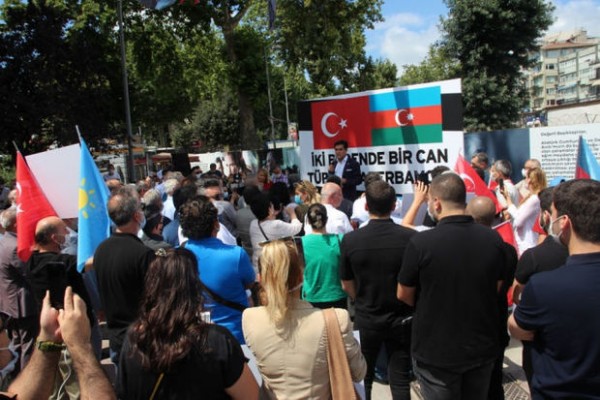 İstanbulda Azərbaycana dəstək aksiyası keçirildi