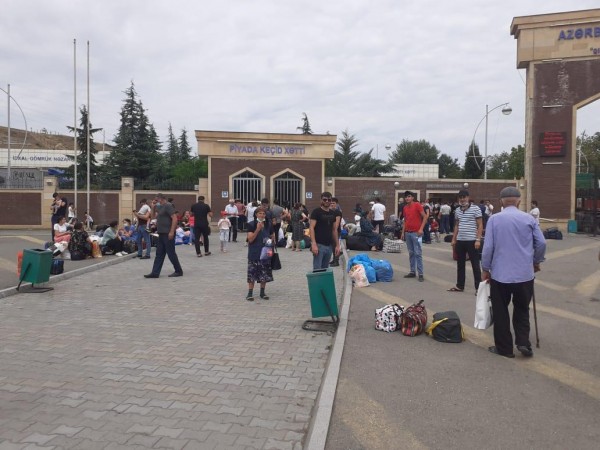 Gürcüstan azərbaycanlı vətəndaşlarını ölkəyə buraxmır - FOTO