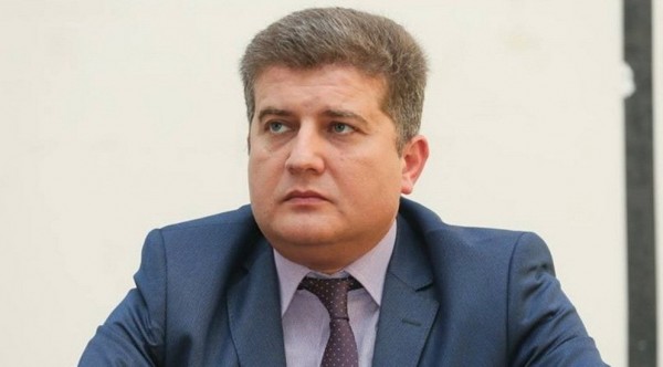 Azərbaycanda ilk dəfə deputat gəlirlərini açıqladı