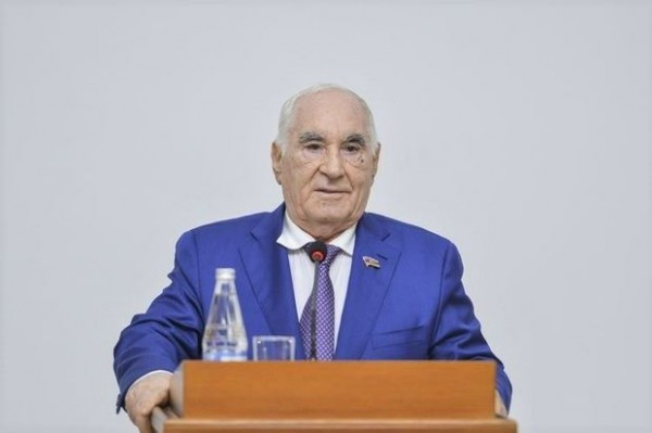Milli Məclisin deputatı Fəttah Heydərov vəfat etdi