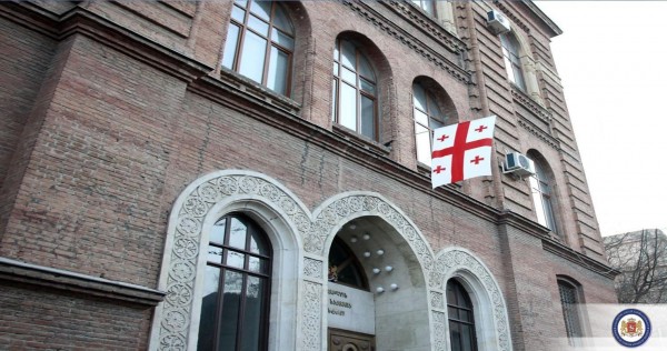 Tiflisdən Ermənistana hərbi yüklərin aparılmasına reaksiya