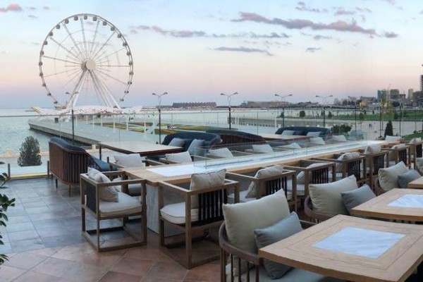 Kafe və restoranlar açıla, rayonlara gediş-gəliş bərpa edilə bilər - Prezidentin köməkçisi