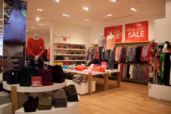 Mağazalar açıldı - "Mall"ların fəaliyyəti isə bərpa olunmayacaq