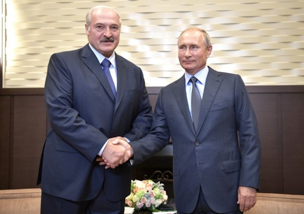 Lukaşenko ilə Putin arasındakı telefon danışığının təfərrüatı
