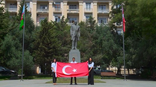 Azərbaycan-Türkiyə qardaşlığına həsr olunmuş yeni  VİDEOÇARX