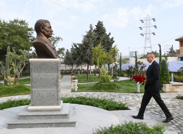 Prezident Əmircanda parkda yaradılan şəraitlə tanış olub