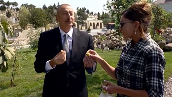 Prezident və birinci xanım Balaxanını gəzdi