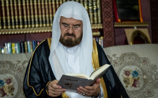 Müsəlman Alimləri Birliyi: "Makrona yazığımız gəlir"