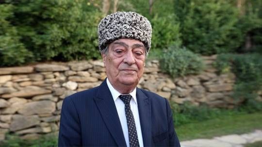 Rəşid Mahmudov Silahlı Qüvvələrə Yardım Fonduna 50 min manat köçürməsindən danışdı