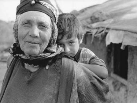 Torpağından qovulan uşaq tankla qayıtdı - Foto