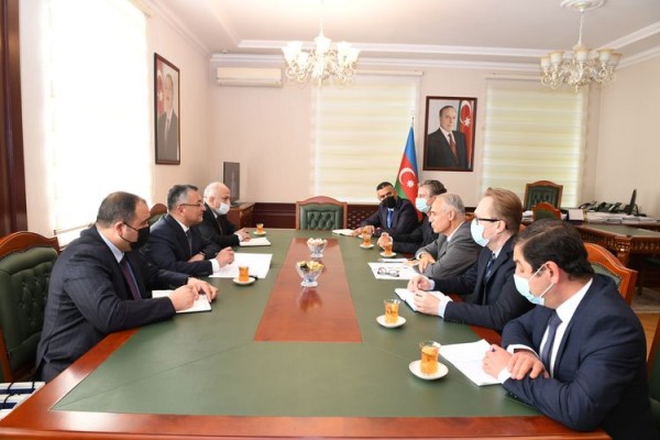 Dövlət Komitəsinin sədri BMT nümayəndəsi ilə humanitar məsələləri müzakirə edib