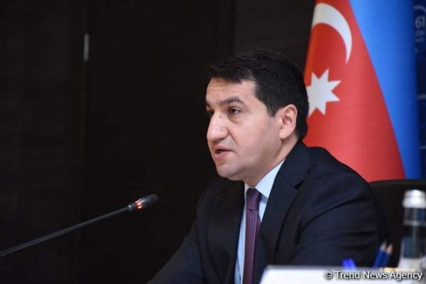 Hikmət Hacıyev: Gəncəyə SCUD raketləri ilə hücum edilib